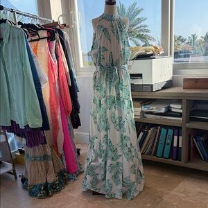 Elegant Green Leaf Print Maxi Dress